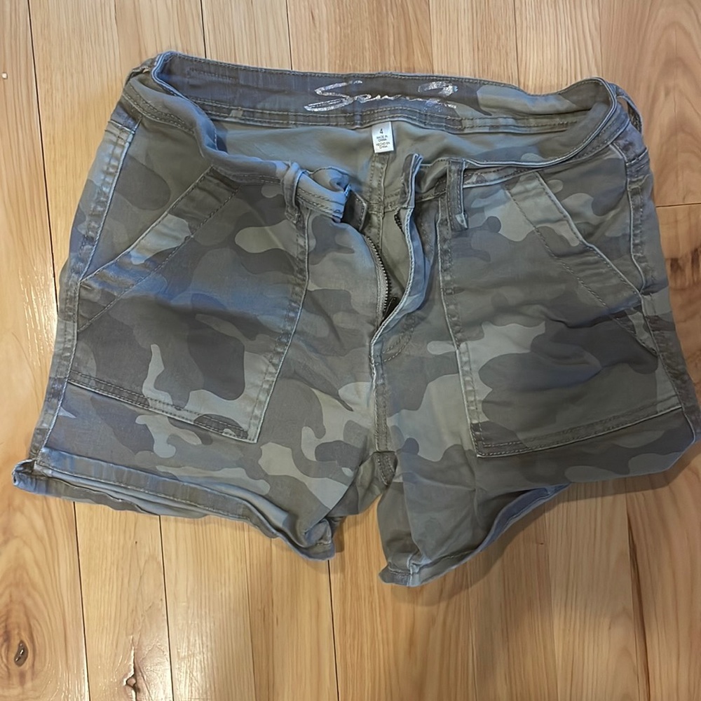 Seven7 camo shorts